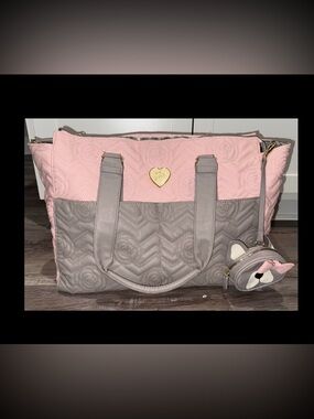 Betsy Johnson Rose Stitch Baby Bag in great condition
